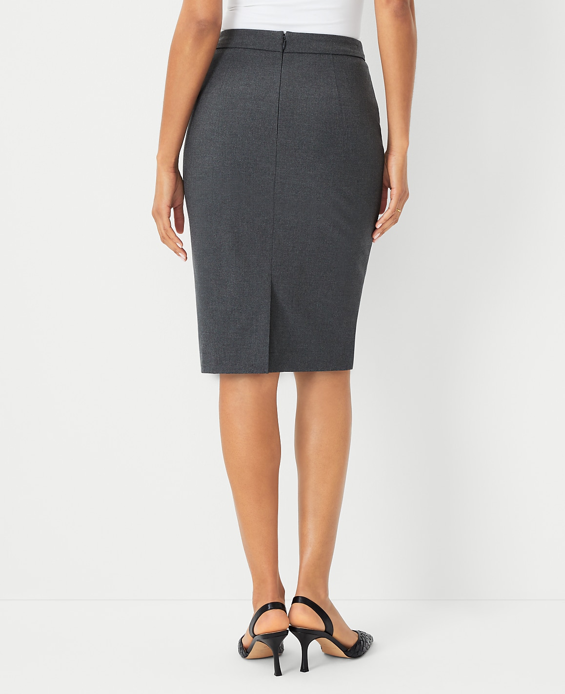 The Seamed Pencil Skirt in Seasonless Stretch &mdash;&nbsp;Curvy Fit