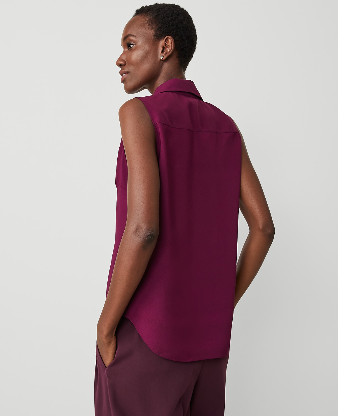 Petite Sleeveless Essential Shirt