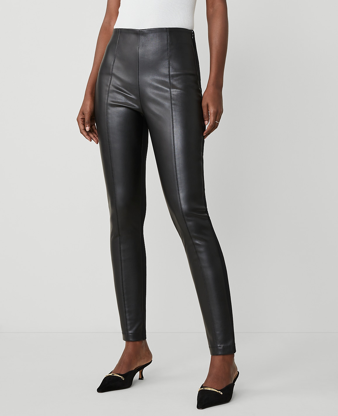The Seamed Legging