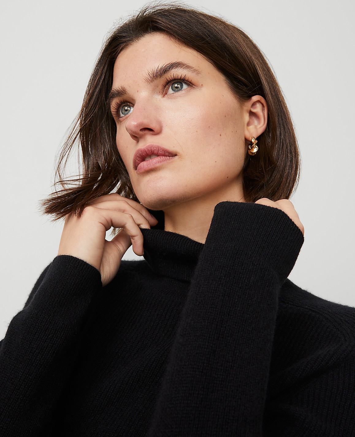 Cashmere Ribbed Turtleneck Sweater