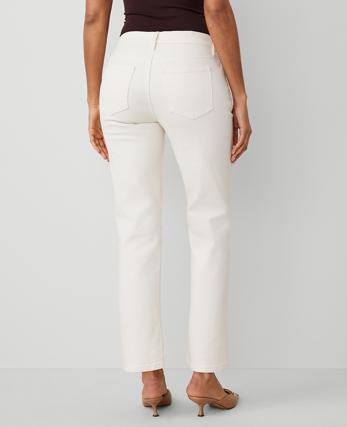 The Petite Straight Jean &mdash; Curvy Fit