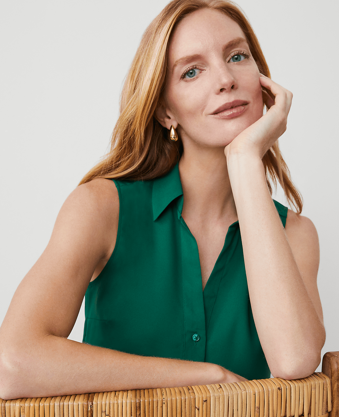 Sleeveless Essential Shirt