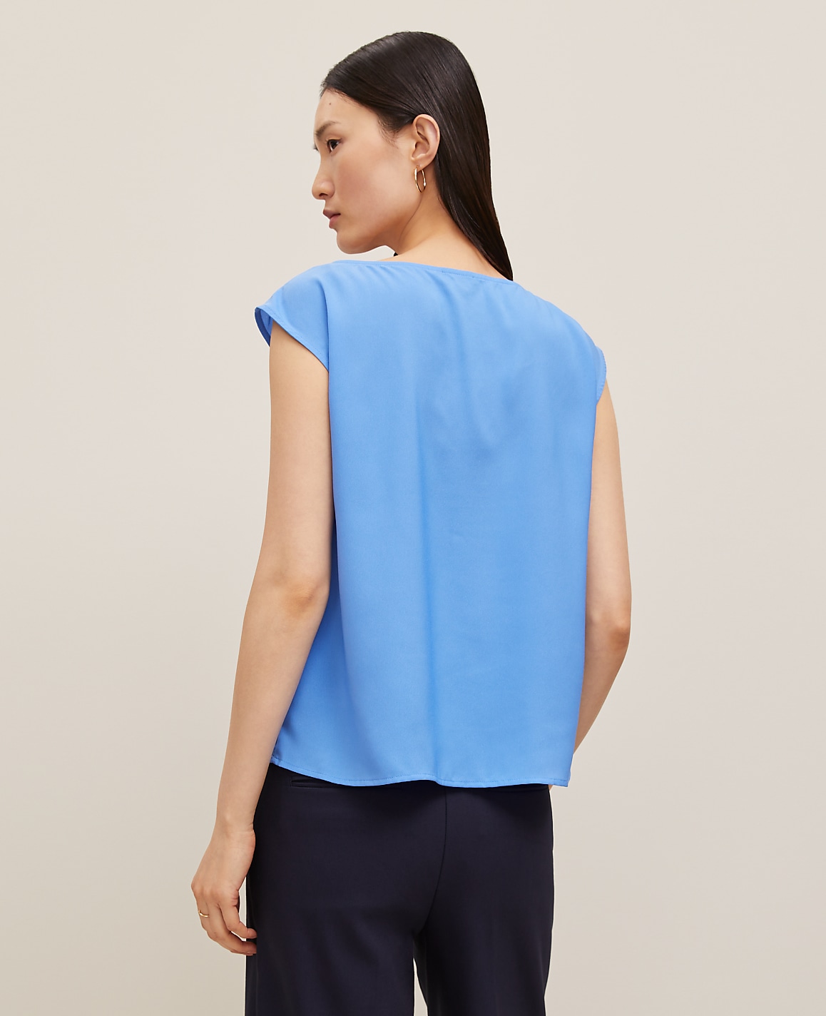 Sleeveless Crew Neck Top