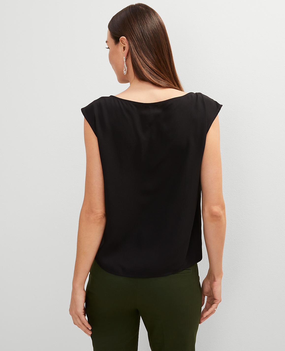 Sleeveless Crew Neck Top