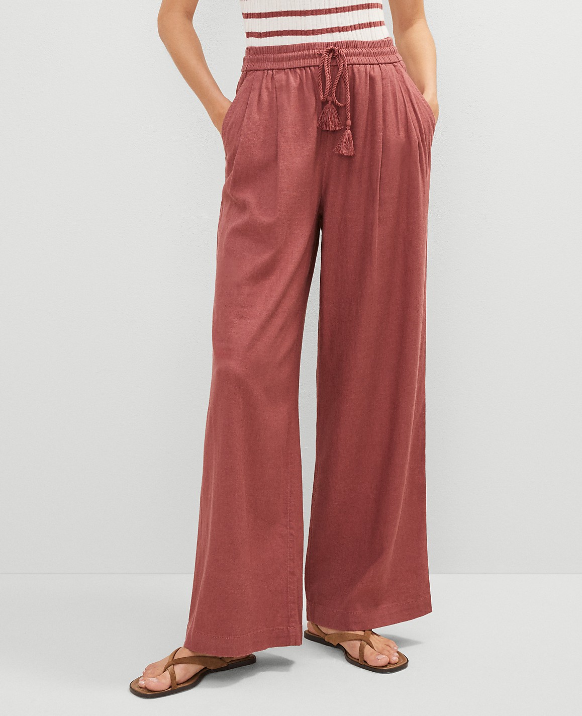 Weekend Easy Fit Wide-Leg Pant in Linen Blend