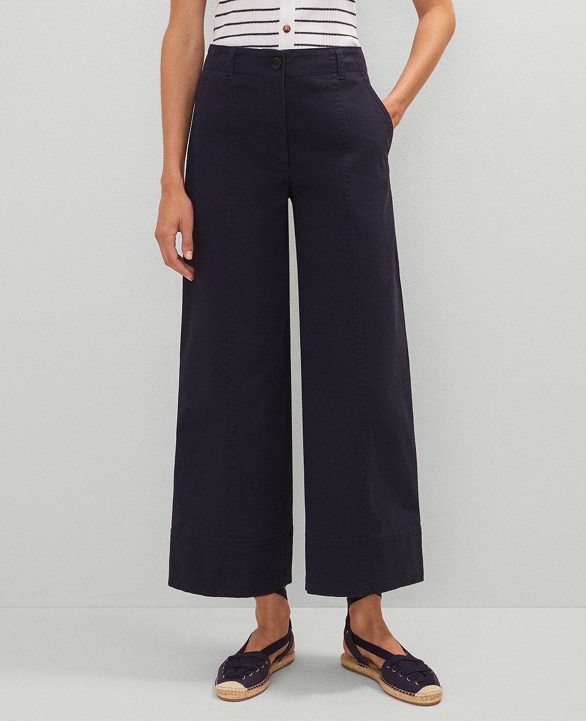 Petite Weekend Wide-Leg Ankle Pant