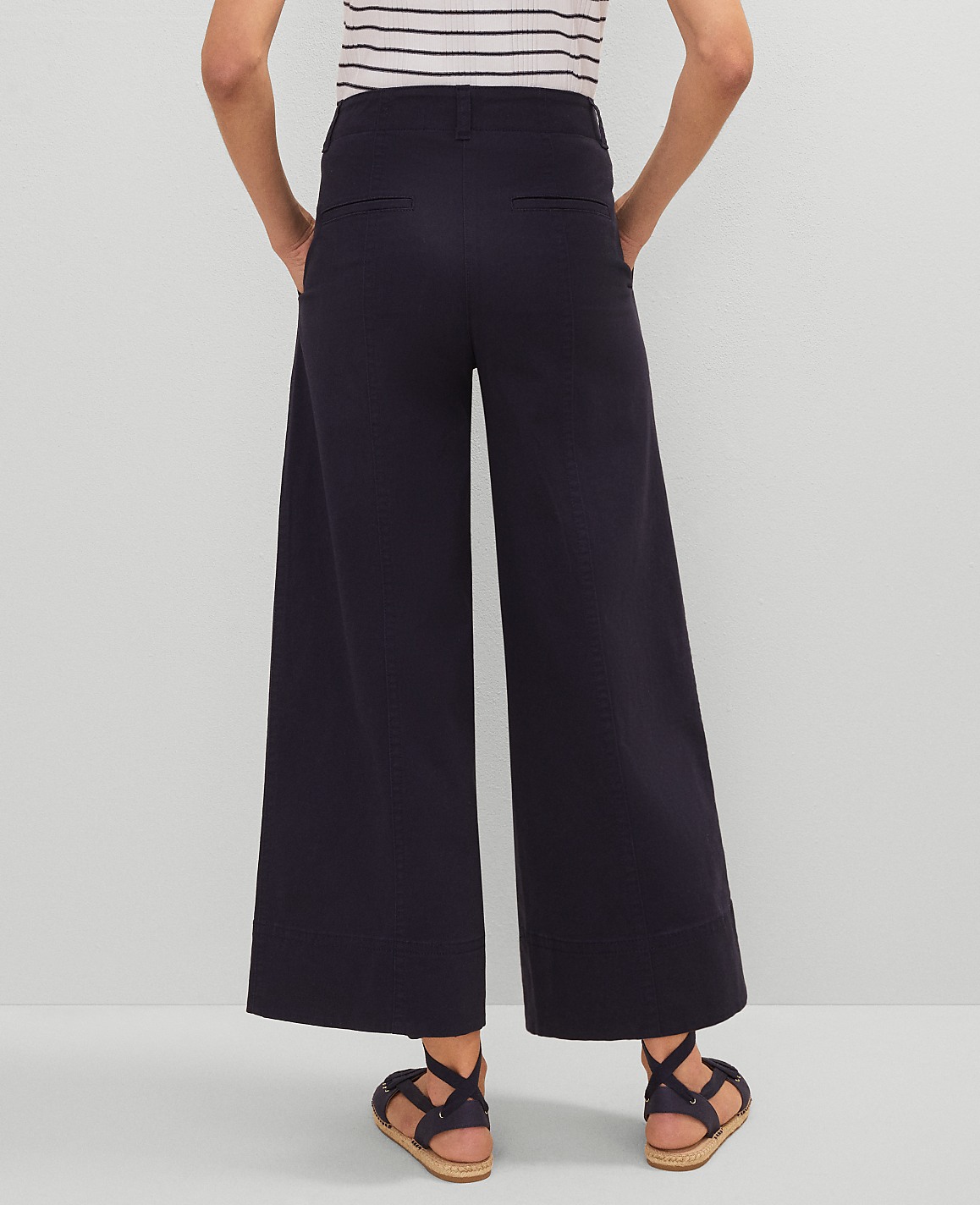 Petite Weekend Wide-Leg Ankle Pant
