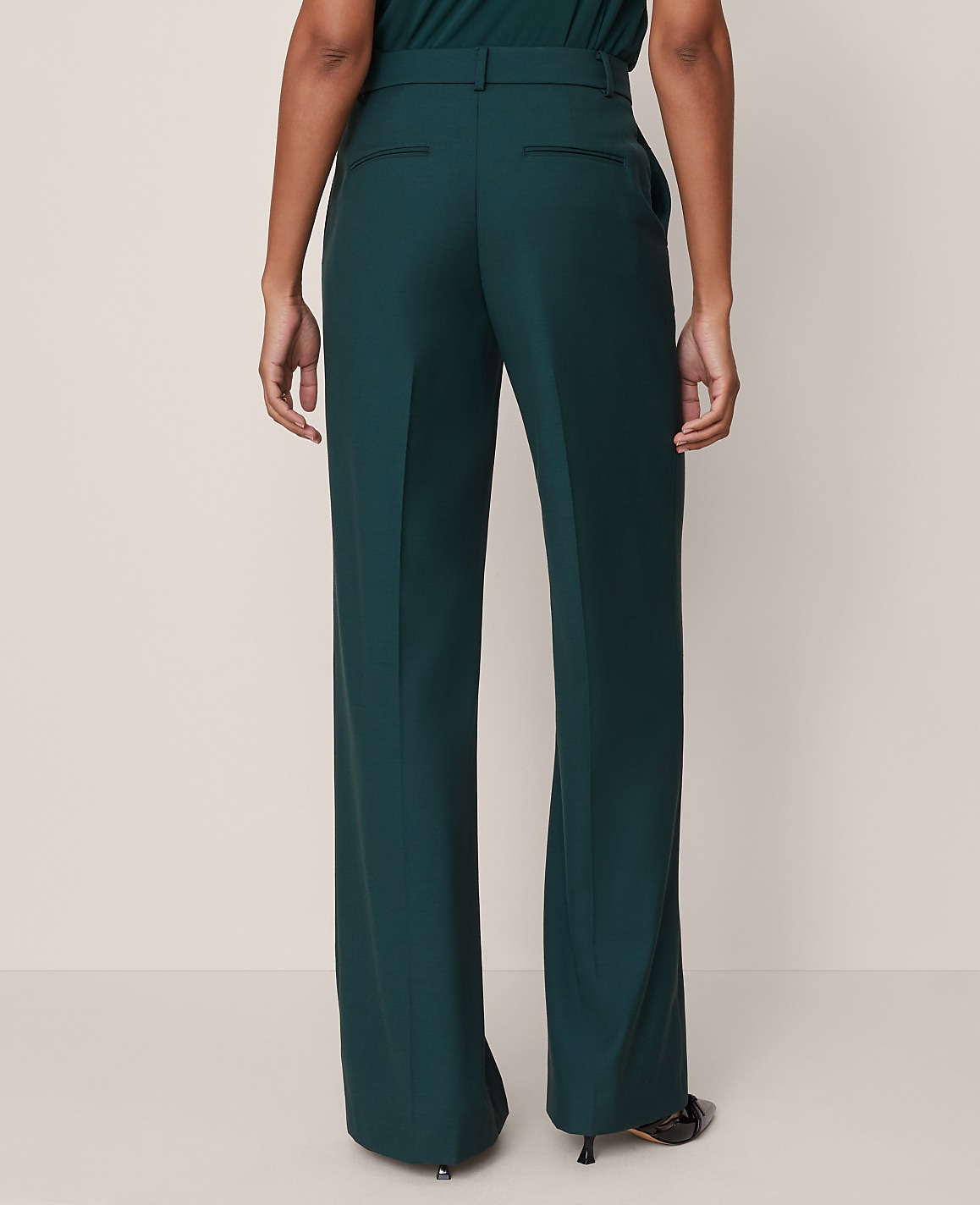 The Petite Wide-Leg Pant &mdash; Curvy Fit