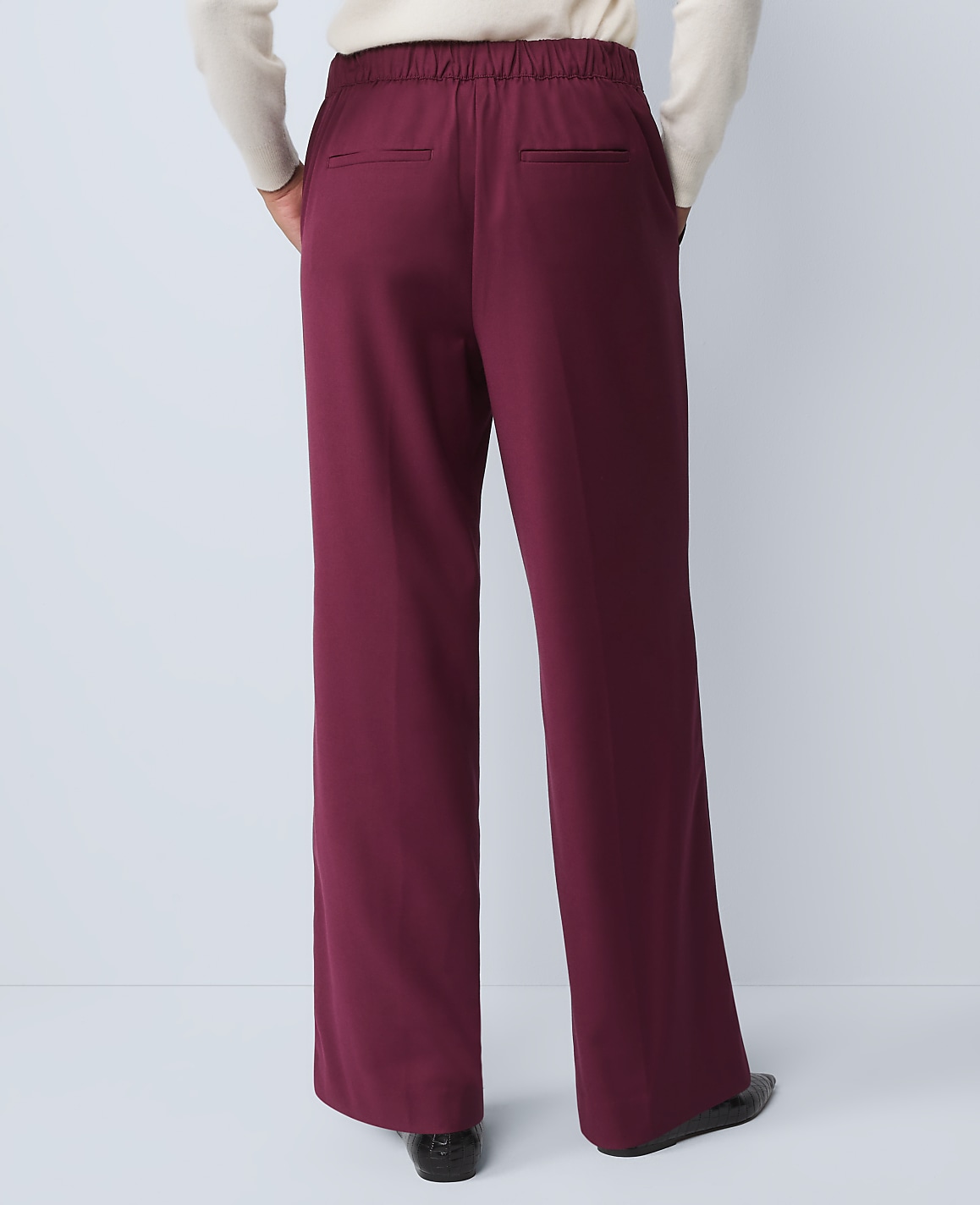 Wide-Leg Jogger Pant
