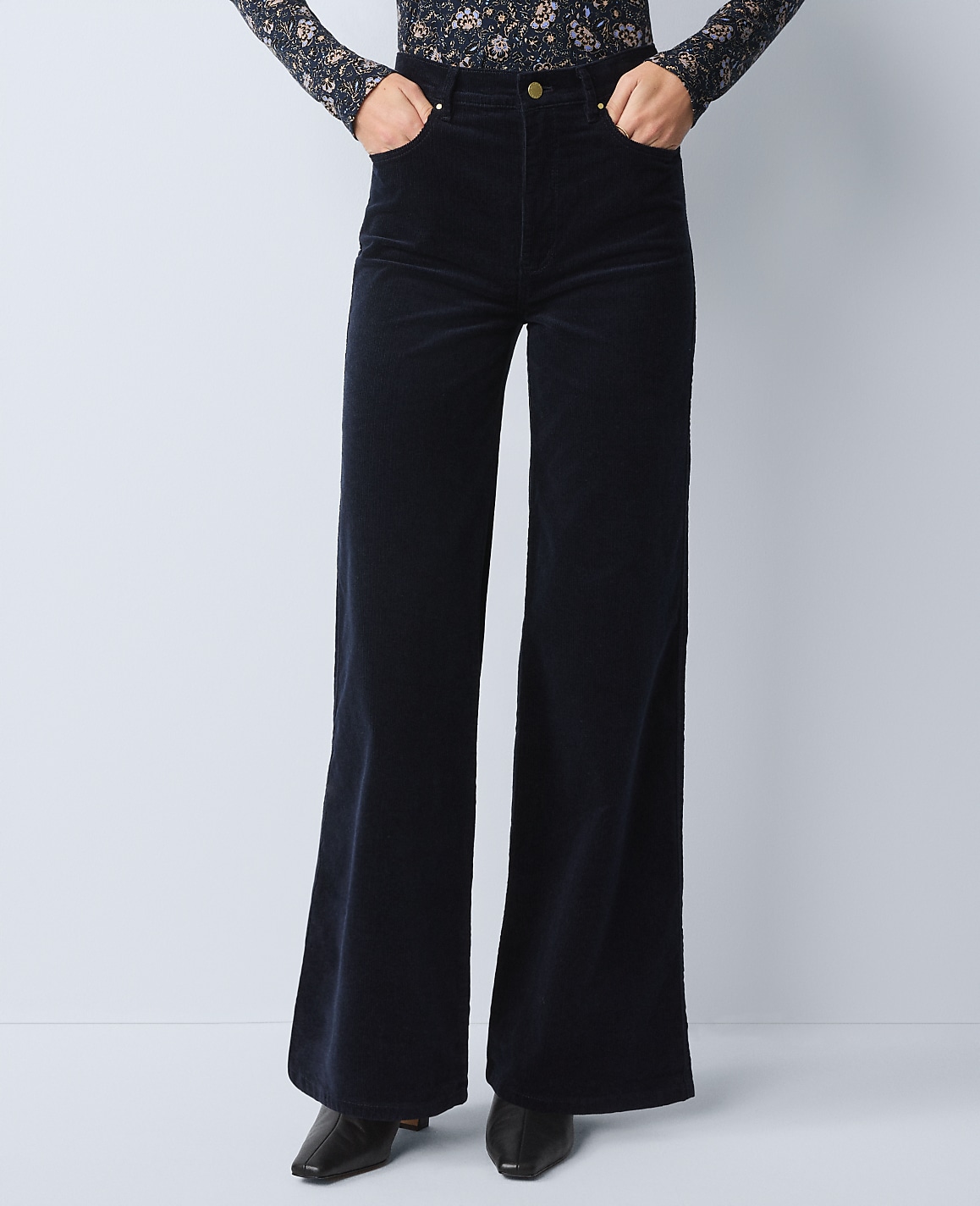 Weekend Wide-Leg Corduroy Pant