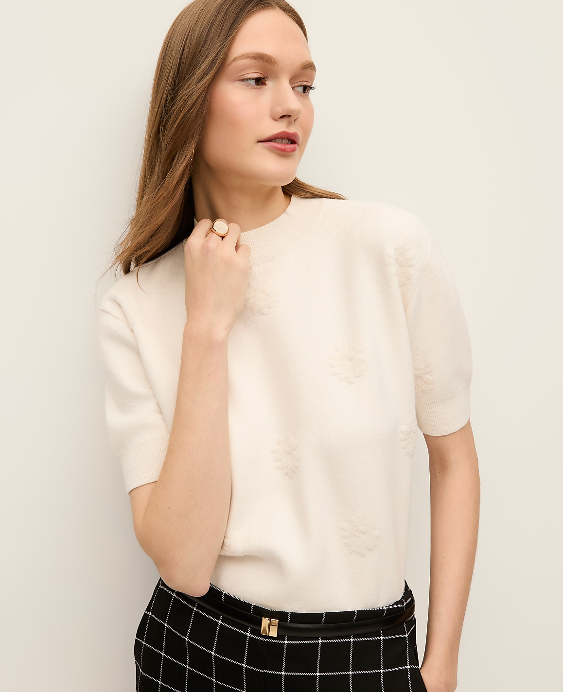 Daisy Appliqu&eacute; Sweater Tee