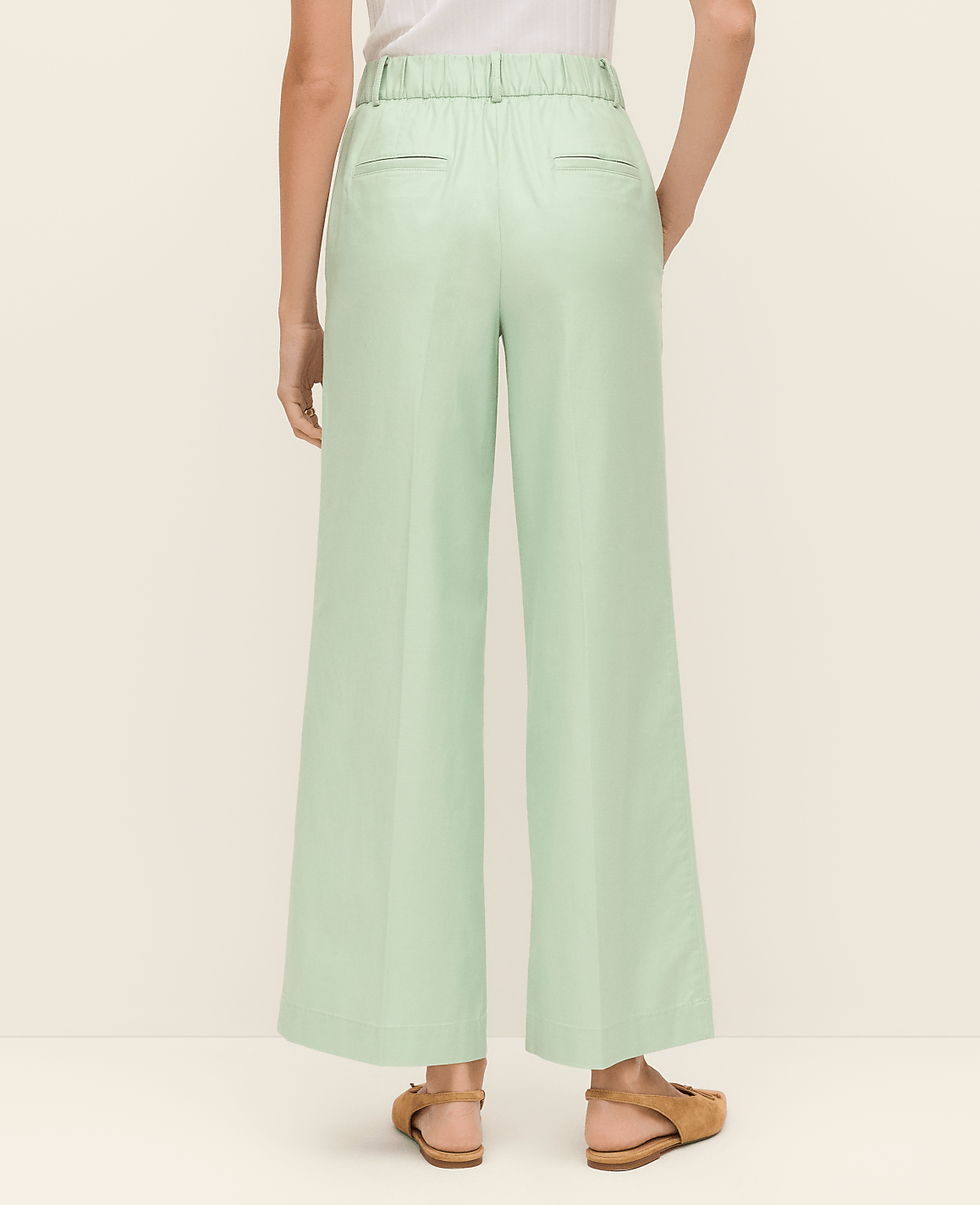The Petite Relaxed Wide-Leg Ankle Pant
