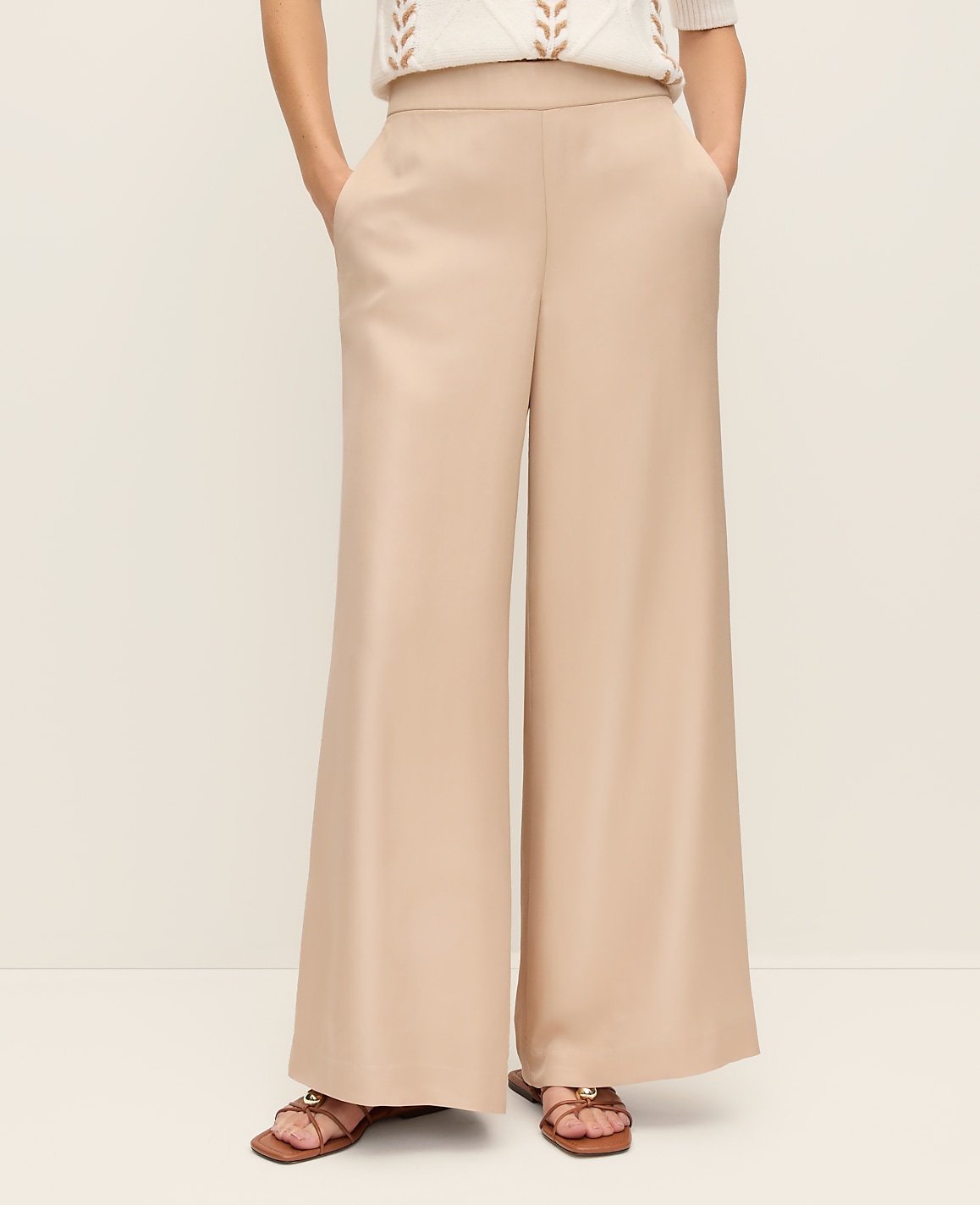 The Petite Easy Wide-Leg Pant