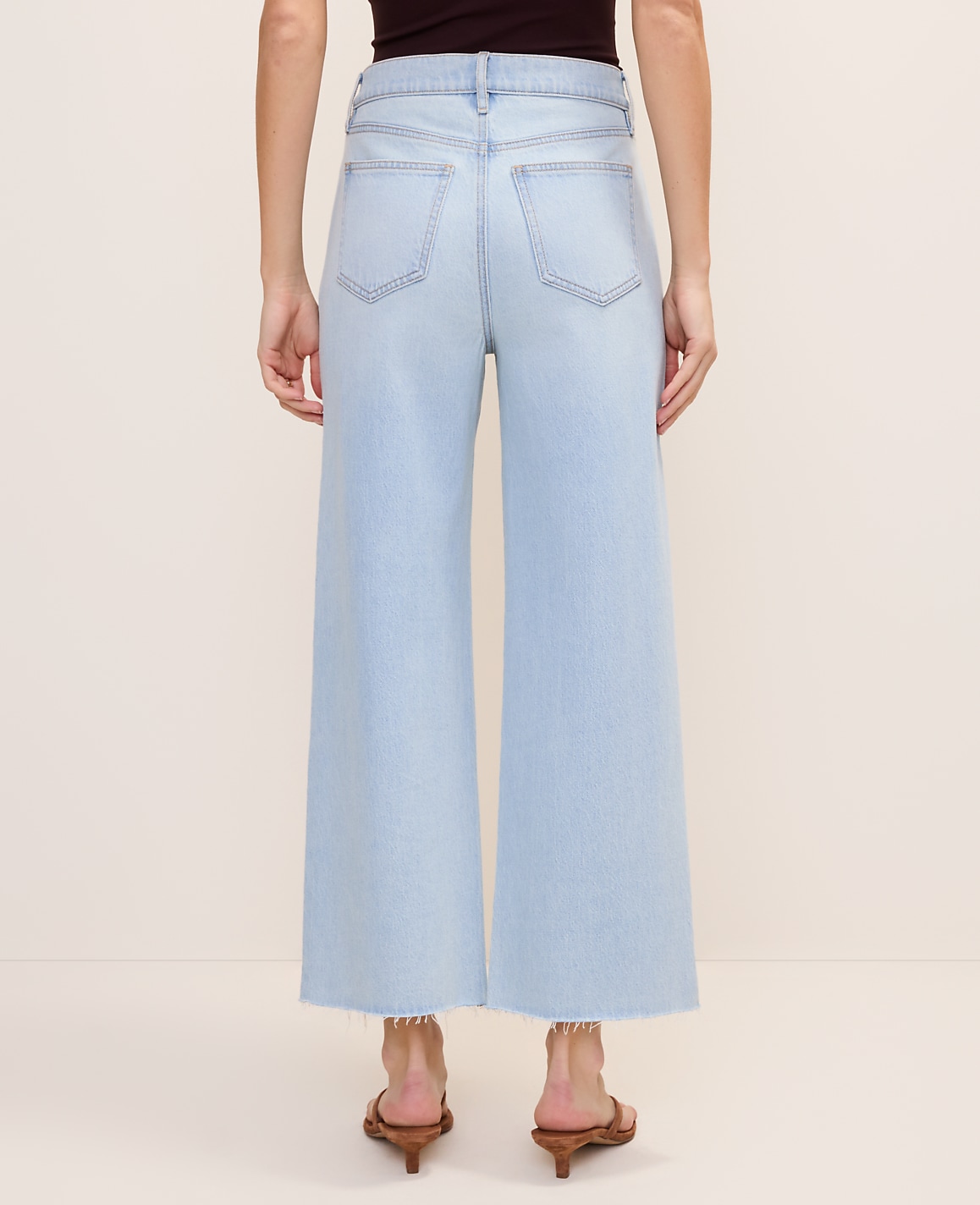 The Petite Wide-Leg Crop Jean &mdash;&nbsp;Curvy Fit