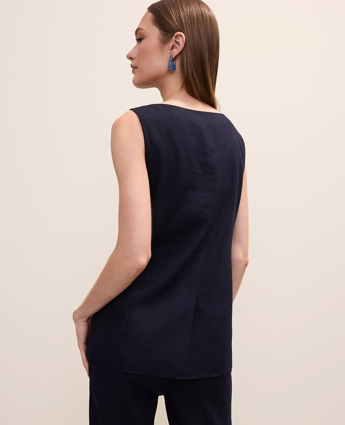 The Long Crew Neck Vest in Linen Blend