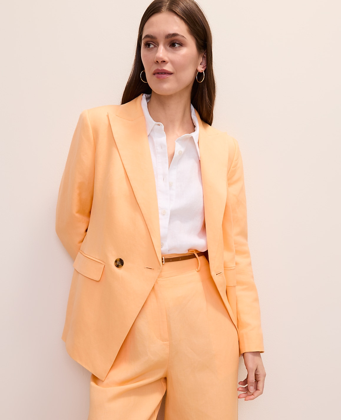 The Petite Cutaway Blazer in Linen Blend