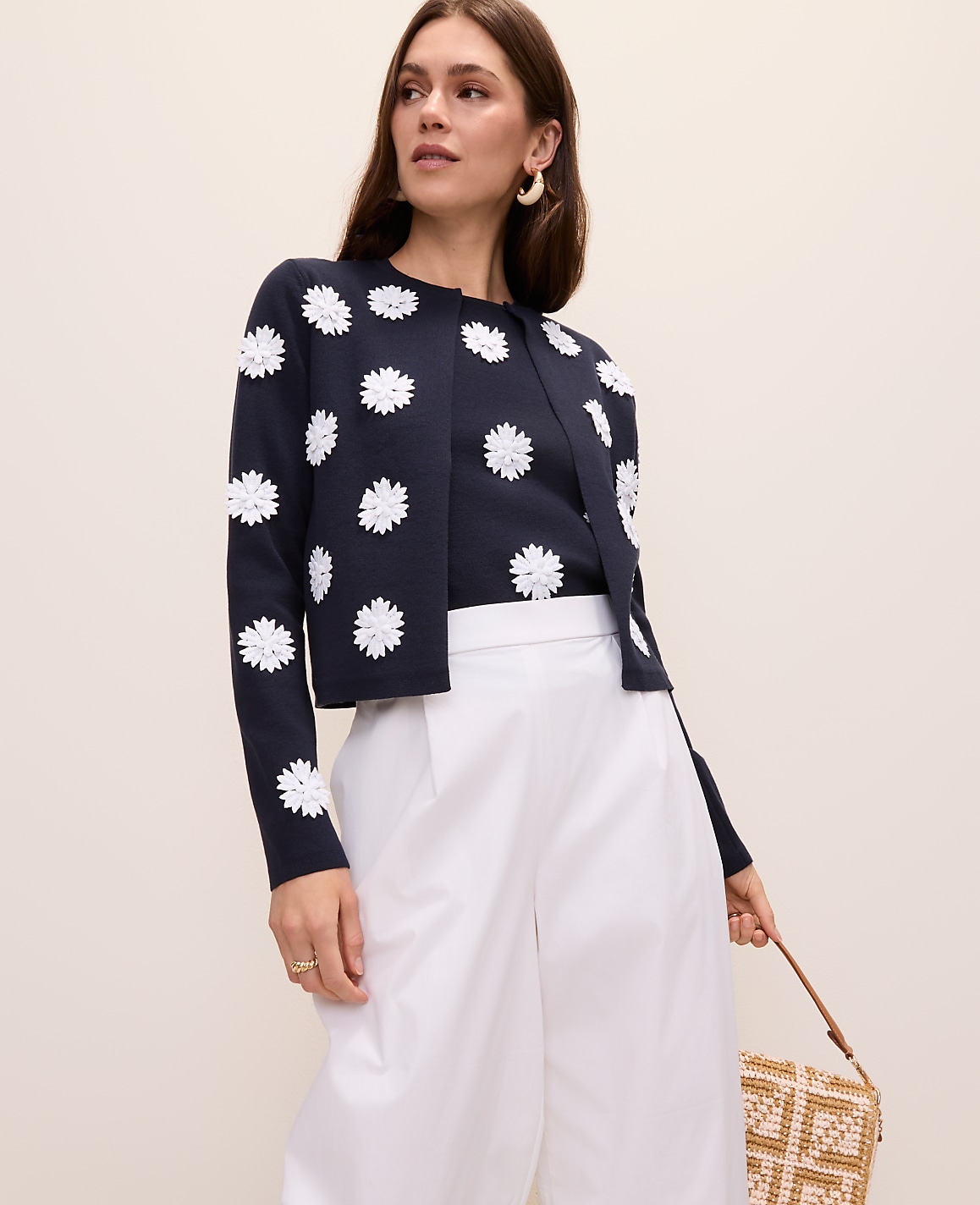 Floral Appliqu&eacute; Cardigan