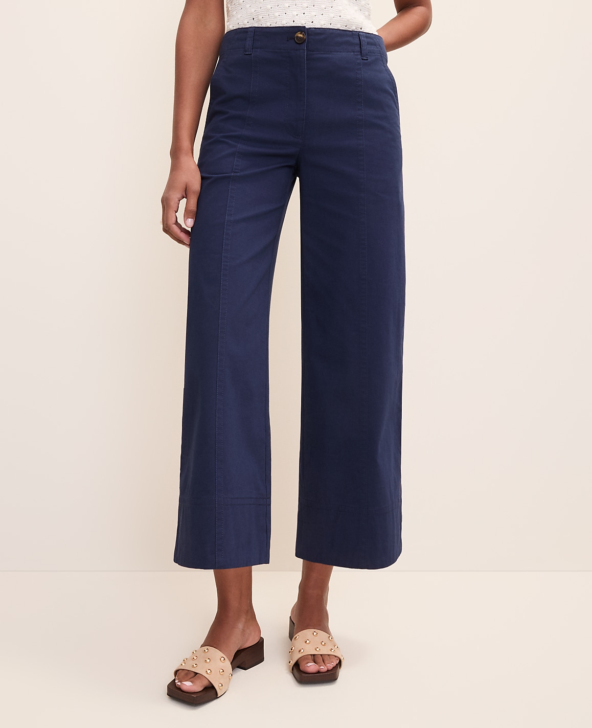 Weekend Wide-Leg Ankle Pant