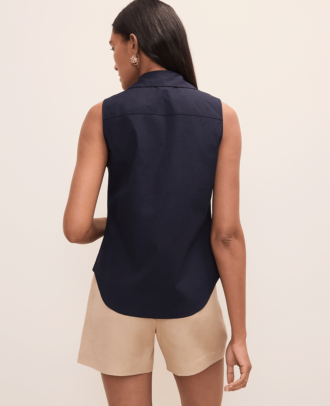 Sleeveless Essential Shirt