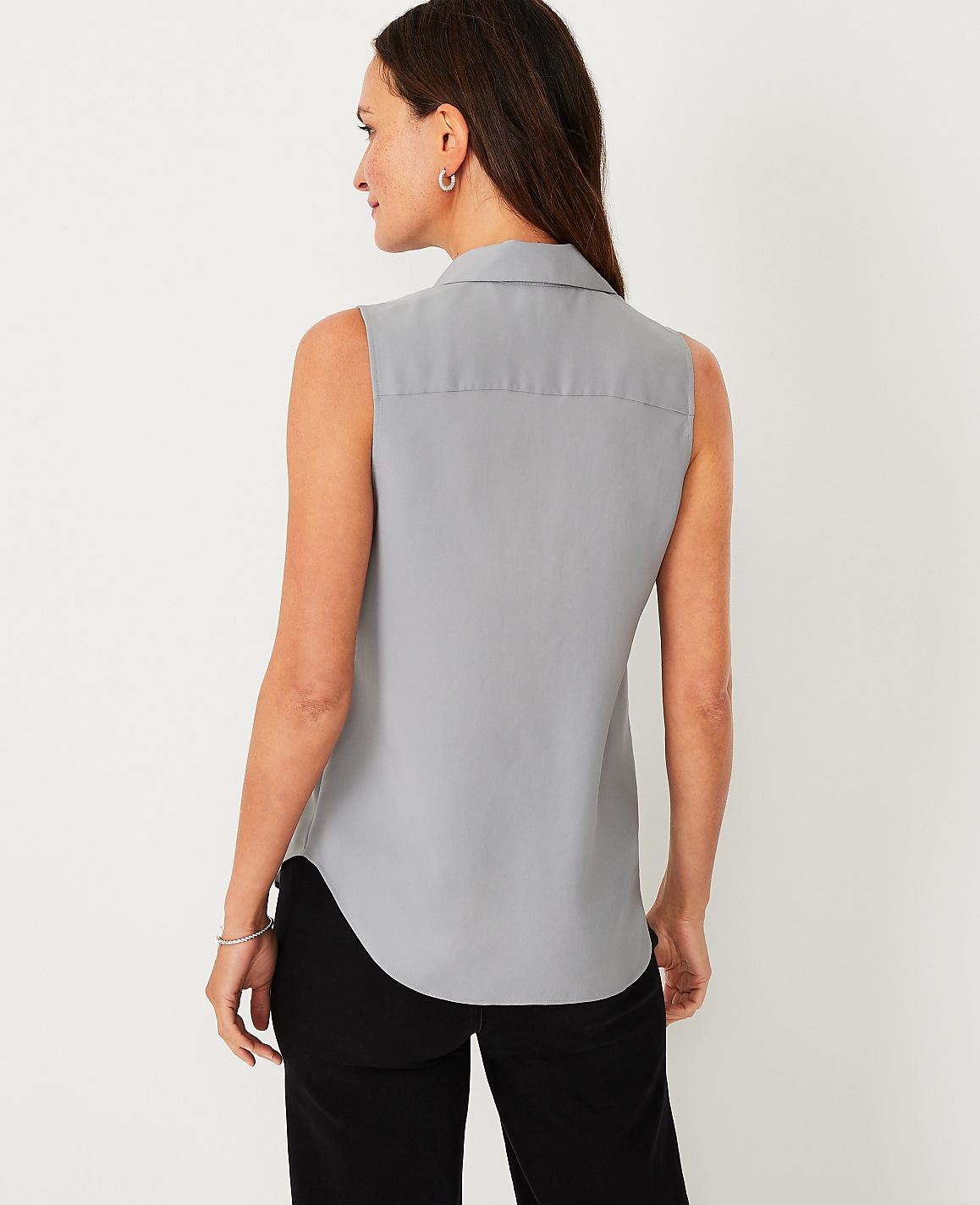 Sleeveless Essential Shirt