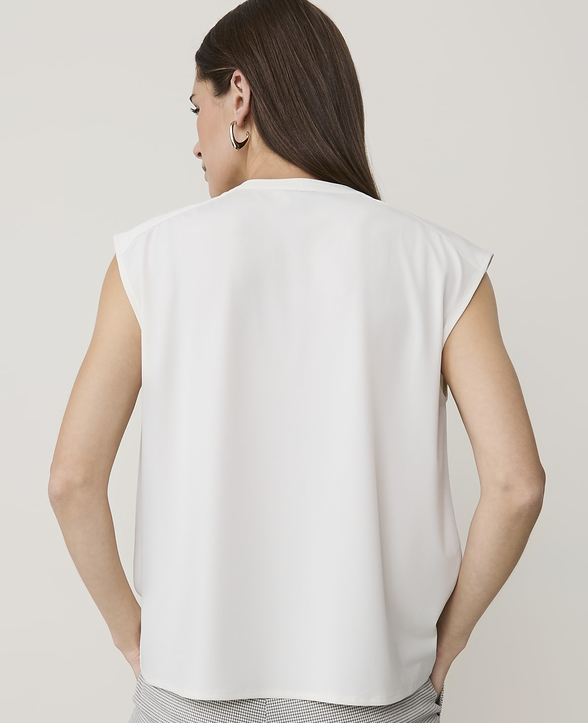 Petite Mixed Media Keyhole Sleeveless Top