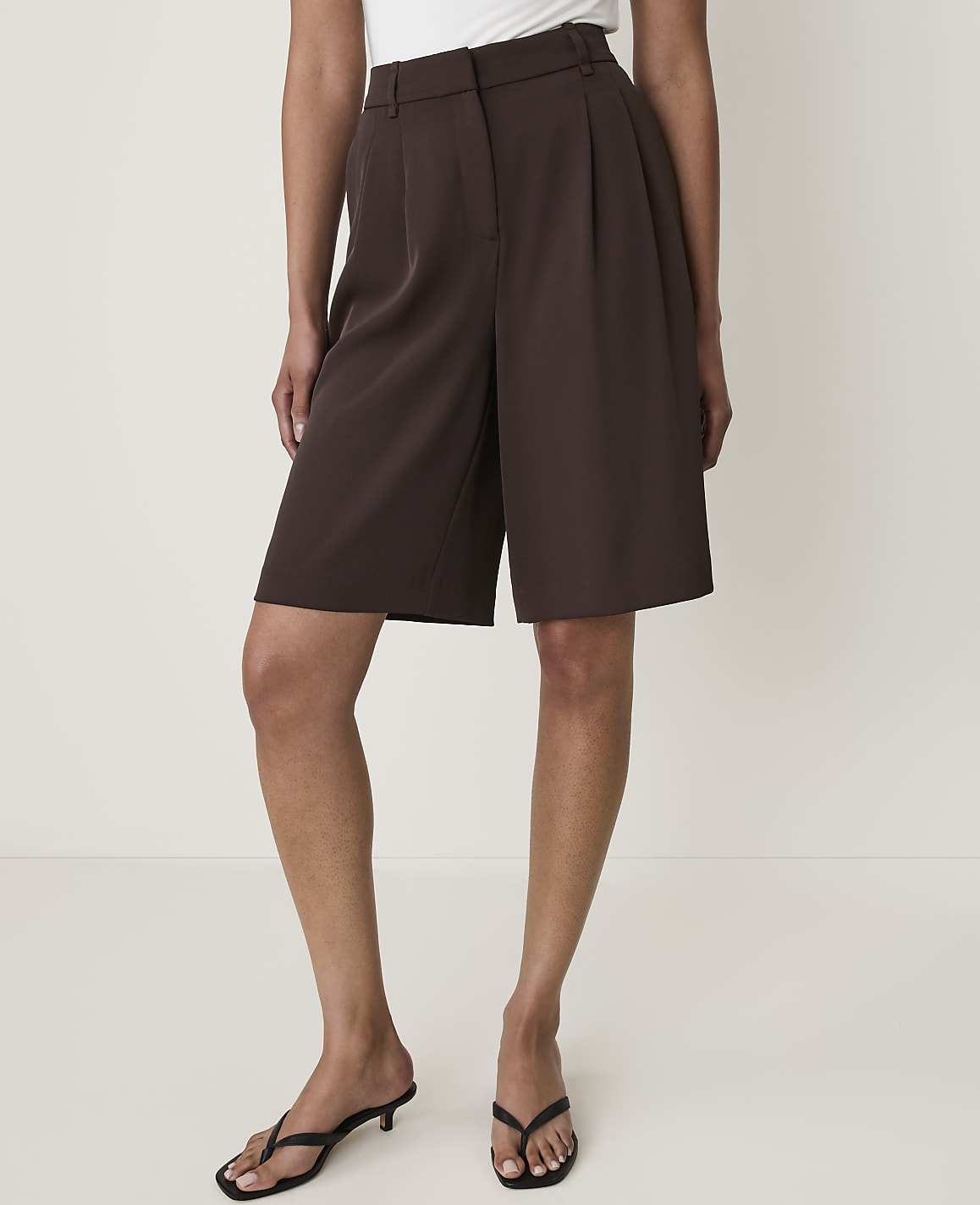 The Petite Pleated Bermuda Short