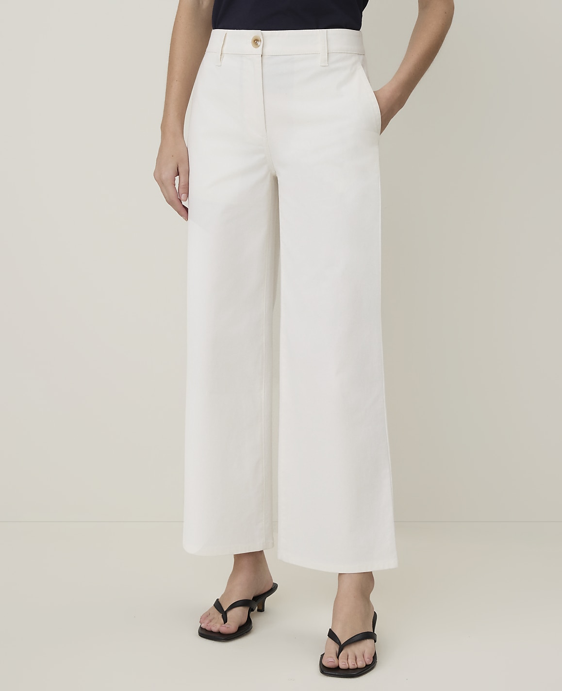 Petite Weekend Straight Ankle Pant
