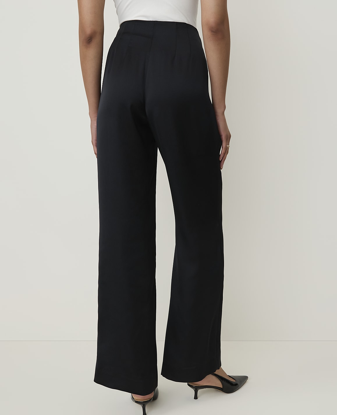 The Petite Side Zip Pant in Satin