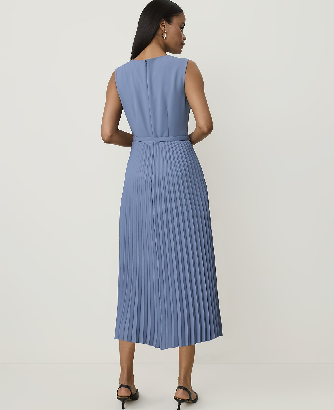 Petite Sleeveless Pleated Midi Dress