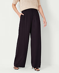 The Pleated Wide-Leg Pant carousel Product Image 2