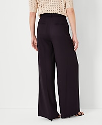 The Pleated Wide-Leg Pant carousel Product Image 3
