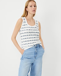 Petite Textured Scoop Neck Tank Top carousel Product Image 1