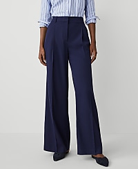 The Pleated Wide-Leg Pant in Textured Drape carousel Product Image 3