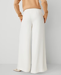 The Petite Dramatic Wide-Leg Crepe Pant carousel Product Image 4