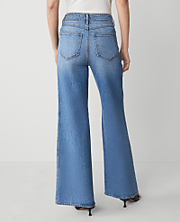 The Seamed Wide-Leg Jean carousel Product Image 3