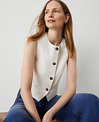 Petite Crinkle Crepe Cropped Vest carousel Product Image 3