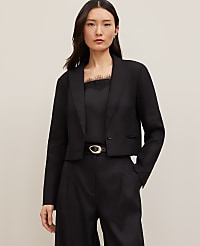 The Petite Cropped Blazer in Linen Blend carousel Product Image 3