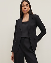 The Petite Notched Two Button Fitted Blazer in Linen Blend carousel Product Image 4