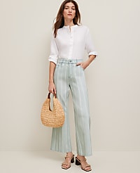 The Petite Wide-Leg Crop Jean carousel Product Image 1
