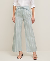 The Wide-Leg Crop Jean carousel Product Image 2