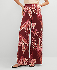 Studio Collection Dramatic Wide-Leg Silk Pant in Tropical Print carousel Product Image 2