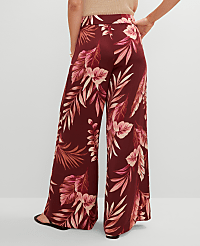Studio Collection Dramatic Wide-Leg Silk Pant in Tropical Print carousel Product Image 3