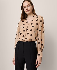 Dotted V-Neck Popover carousel Product Image 2