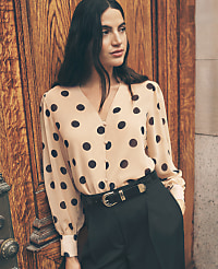 Dotted V-Neck Popover carousel Product Image 1