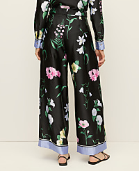 The Floral Pleated Wide-Leg Pant in Satin carousel Product Image 4