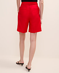 The Petite Bermuda Short in Linen Blend carousel Product Image 3