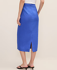 The Clean Midi Skirt in Linen carousel Product Image 3
