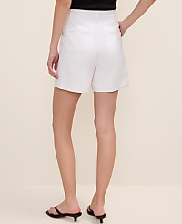 The Pleated Bermuda Short in Linen Blend carousel Product Image 3