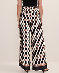 The Pleated Wide-Leg Pant in Geo Satin carousel Product Image 3