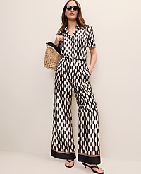 The Pleated Wide-Leg Pant in Geo Satin carousel Product Image 4
